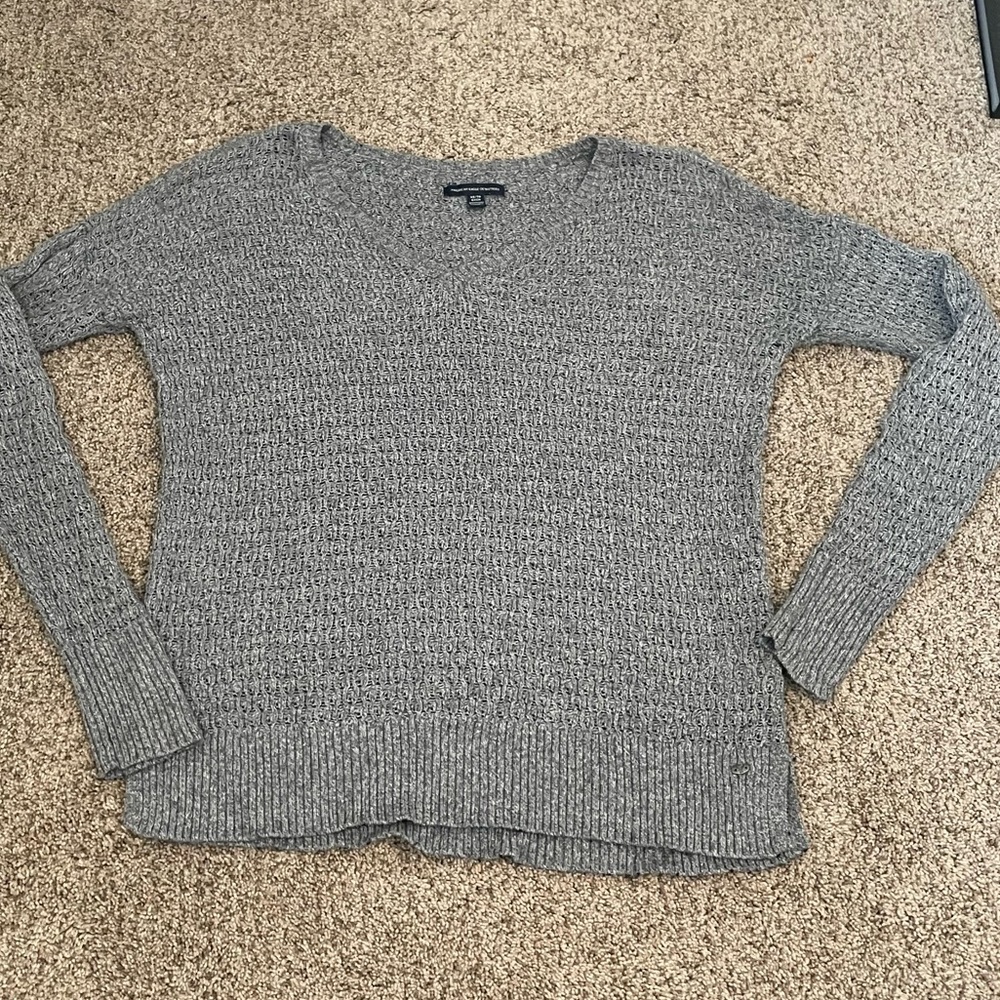 American Eagle gray sweater
